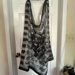 Elegant Black and Gray Patterned Scarf